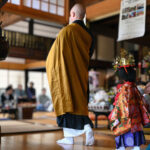 慶學寺の花まつり・着飾った可愛いお稚児さんとGarvey住職